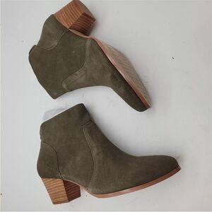 Violet & Red green suede leather bootie dark booties Cupid size 6.5 new
